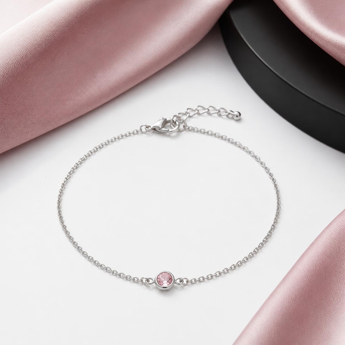 Fine gold chain bracelet with disc charm